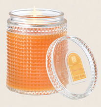 Load image into Gallery viewer, Aromatique Candle 15oz