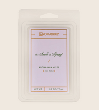 Load image into Gallery viewer, Aromatique Wax melts 2.7 oz