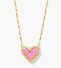 Load image into Gallery viewer, Kendra Scott Ari Heart Short Pendant Necklace in Gold