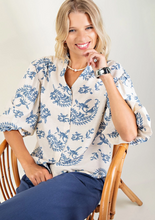 Load image into Gallery viewer, Curvy Blue Print Top