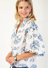 Load image into Gallery viewer, Curvy Blue Print Top