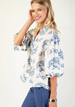 Load image into Gallery viewer, Curvy Blue Print Top