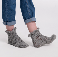 Load image into Gallery viewer, Frill Socks Crochet Kit