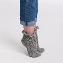 Load image into Gallery viewer, Frill Socks Crochet Kit