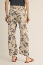 Load image into Gallery viewer, Floral Print Pants
