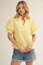 Load image into Gallery viewer, Scallop Trim Top
