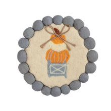 Load image into Gallery viewer, Pumpkin Wool Trivet
