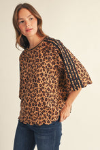 Load image into Gallery viewer, Scallop Edge Leopard Top
