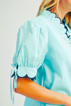 Load image into Gallery viewer, Scallop Trim Top
