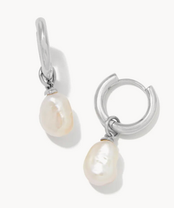 Kendra Scott Willa Pearl Huggie Earrings