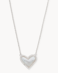 Kendra Scott Ari Short Pendant Necklace in Silver