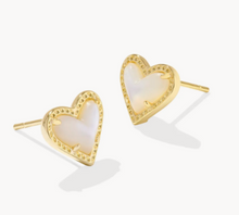 Load image into Gallery viewer, Kendra Scott Ari Heart Stud Earrings in Gold
