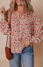 Load image into Gallery viewer, Floral Pleated Blouse
