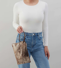 Load image into Gallery viewer, Hobo Sheila Soft Ring Clutch
