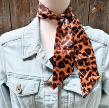 Load image into Gallery viewer, Leopard Print Scarf
