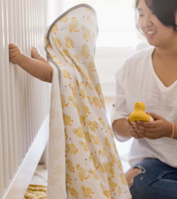 Load image into Gallery viewer, Little Duck Hooded Towel Set
