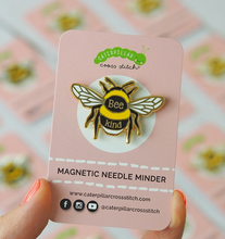 Load image into Gallery viewer, Needle Minder
