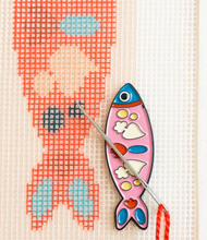 Load image into Gallery viewer, Sardine Needle Minder
