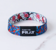 Load image into Gallery viewer, Cardinal Tap to Pray Wristband

