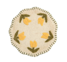 Load image into Gallery viewer, Flower Felt Trivet
