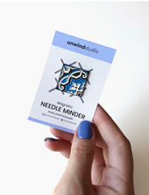 Load image into Gallery viewer, Portuguese Tile Needle Minder
