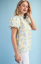 Load image into Gallery viewer, Floral Print Top
