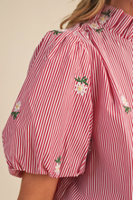Load image into Gallery viewer, Floral Embroidery Top
