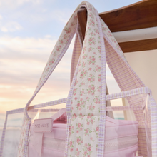 Load image into Gallery viewer, Case-Mate Quilted Ditsy Floral Jelly Tote
