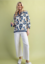 Load image into Gallery viewer, Curvy Cyndy Blouse

