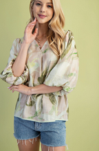 Load image into Gallery viewer, Floral V-Neck Top
