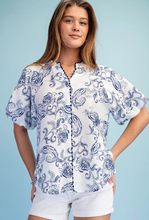 Load image into Gallery viewer, Printed Trimmed Blouse
