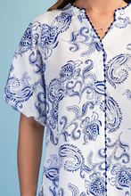 Load image into Gallery viewer, Printed Trimmed Blouse
