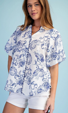 Load image into Gallery viewer, Printed Trimmed Blouse
