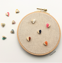 Load image into Gallery viewer, Heart Needle Minder
