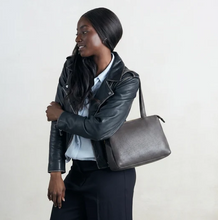 Load image into Gallery viewer, Hobo Starr Tote
