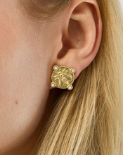Load image into Gallery viewer, Curious Bee Beaded Earrings
