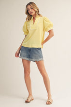 Load image into Gallery viewer, Scallop Trim Top
