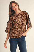 Load image into Gallery viewer, Scallop Edge Leopard Top

