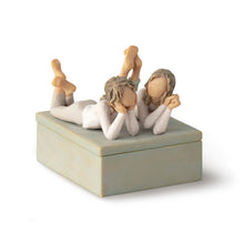 Load image into Gallery viewer, Forever Friends Keepsake Box
