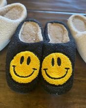 Load image into Gallery viewer, Smiley Face Slippers
